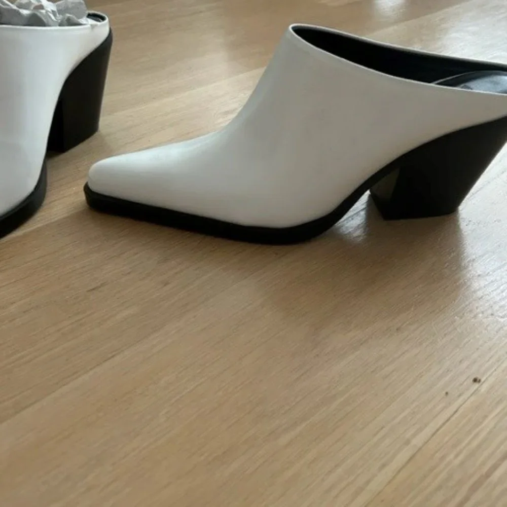 Zara Elegant White Mules with Black Trim - Picture 3 of 6